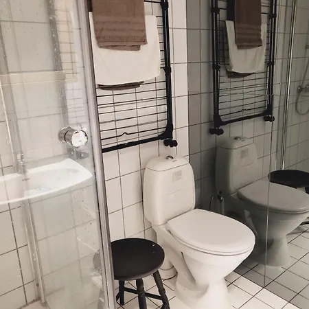 Cozy Centrally Located In The Middle Of The *