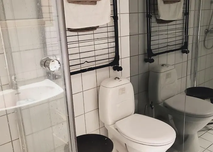 Cozy Centrally Located In The Middle Of The *