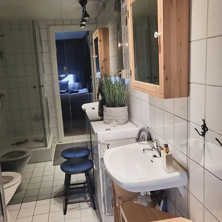 Cozy Centrally Located In The Middle Of The شقة فردريكسْتاد
